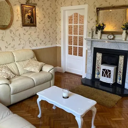 بيت للعطل Glenmount كاستلبلايناي
