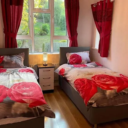 度假居 Glenmount 卡斯尔布莱尼