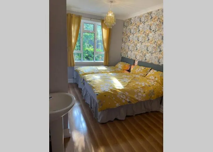 Glenmount Semesterbostad